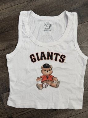 Woman’s SAN FRANCSICO GIANTS cropped tank with teddy bear design